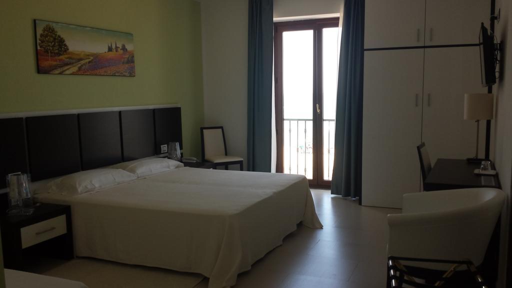 Buddi Hotel Platamona Exterior photo